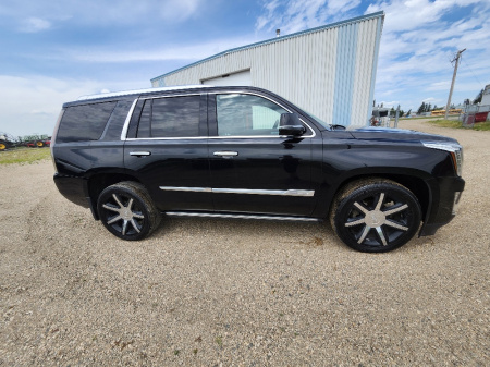 2016 Cadillac Escalade Premium $28,999